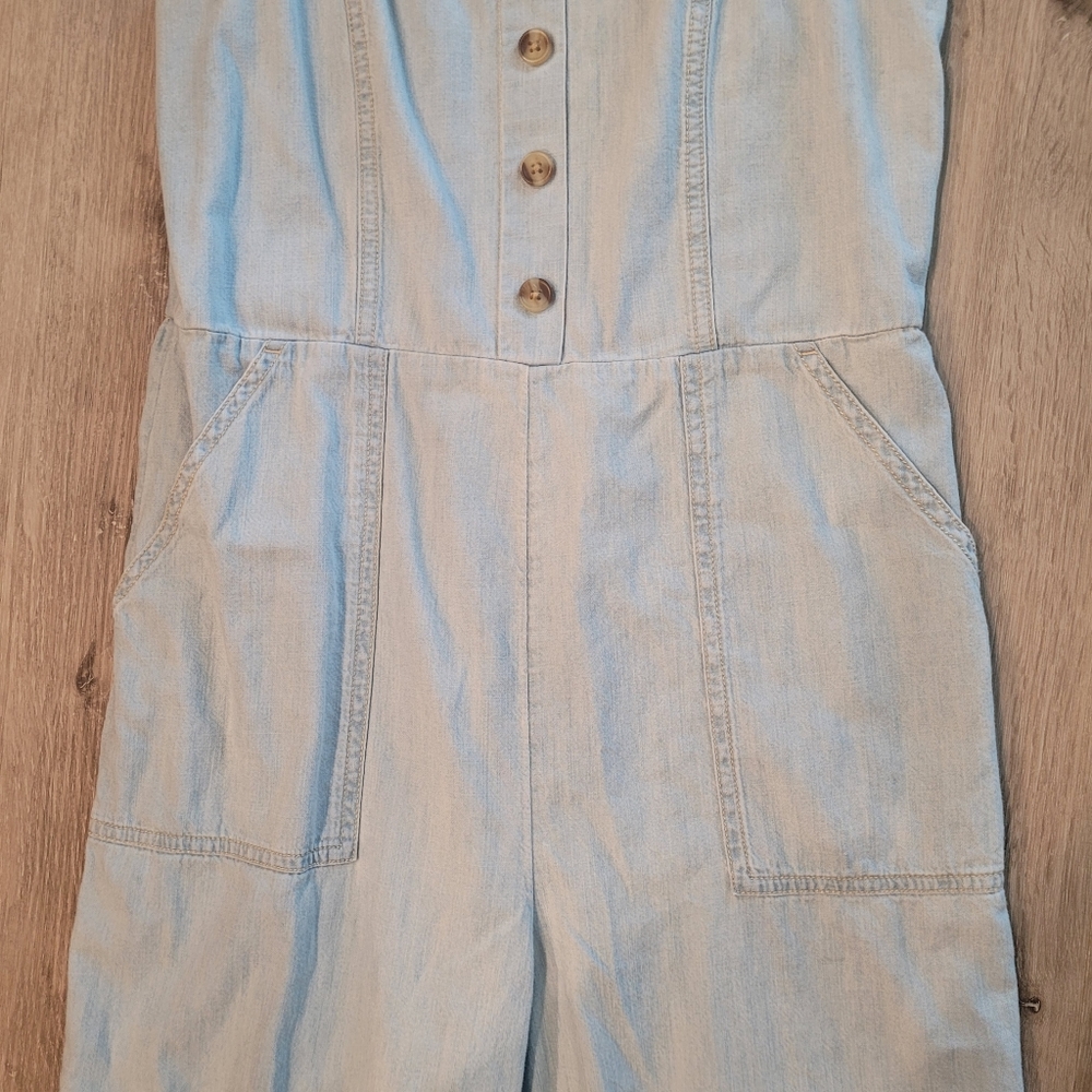 Old Navy Sleeveless Chambray Jumpsuit - Picture 4 of 6